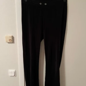 Mjukisbyxor utan snörning - Mjukisbyxor från Gina tricot snörningen har gått sönder men annars som vanligt