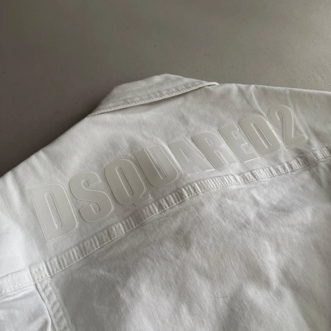 Vit jeansjacka från Dsquared2