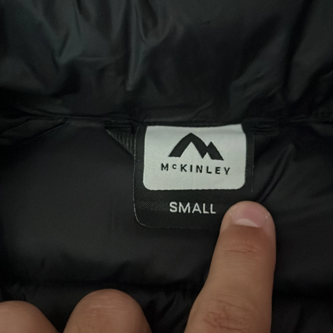 Svart dunväst från McKinley Small - 2
