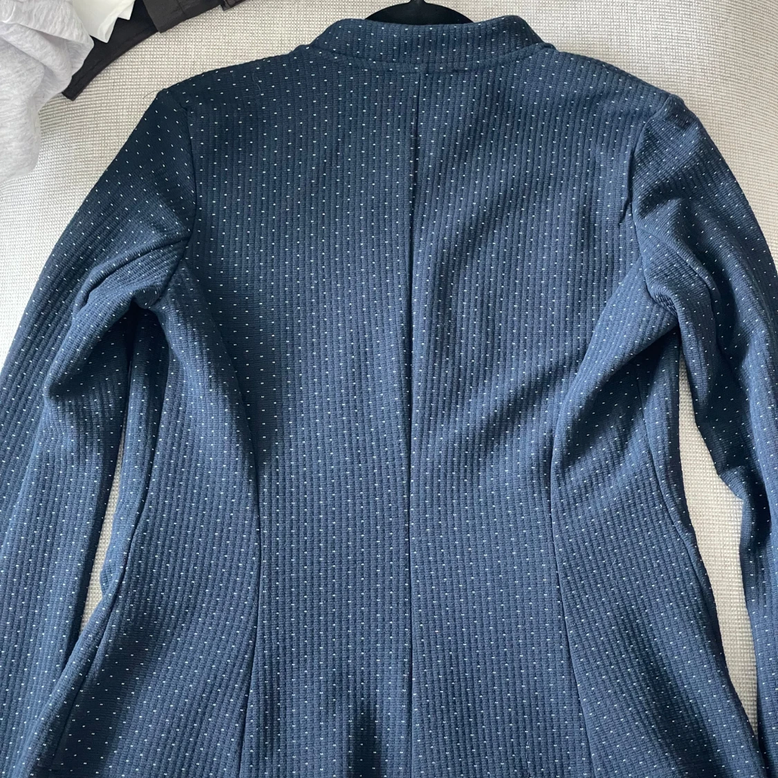 Mörkblå prickig kavaj från Esprit - 2