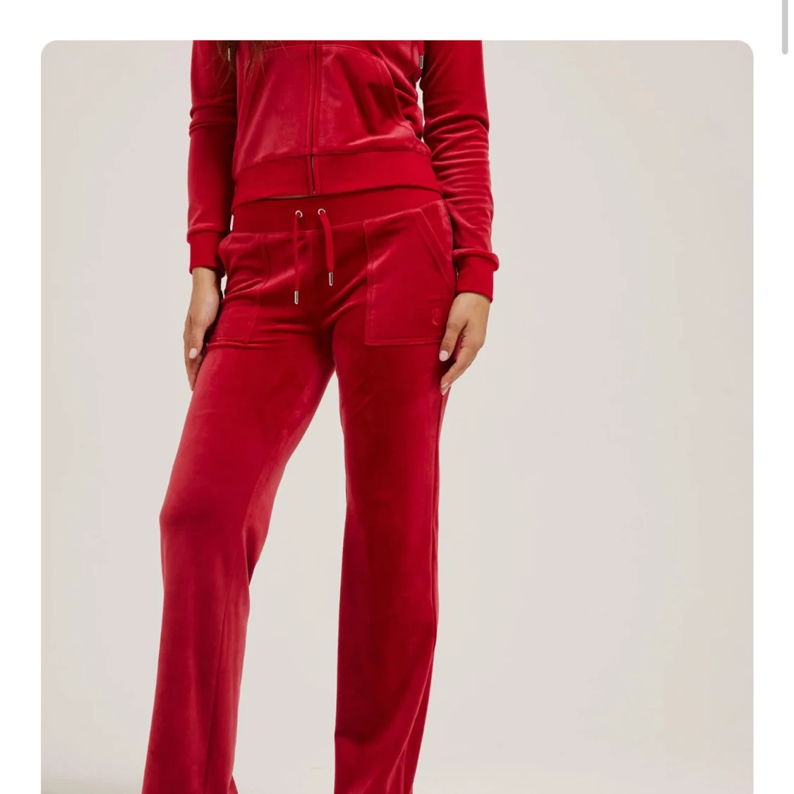 Röda velourbyxor med snörning - 1