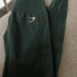 Gymshark leggings  - Vital Seamless tights,  längd Tall storlek M.  Färgen heter ”Green Marl”