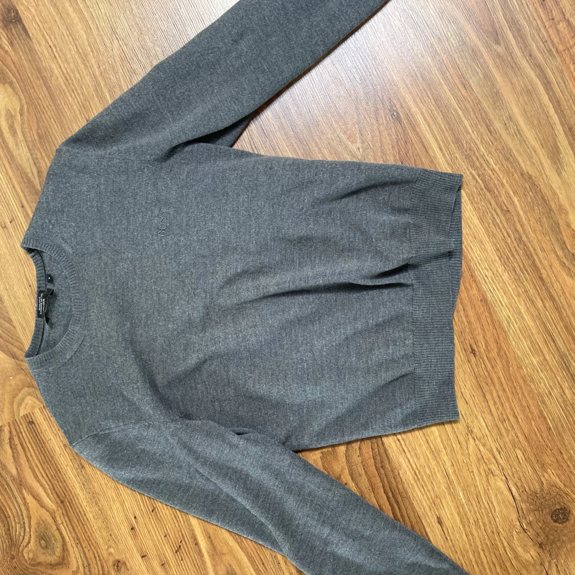 Grå merinoulltröja från BOSS