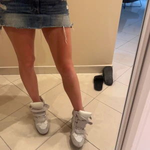Isabel Marant skor - Säljer mina marant, perfekta höstskor! Super snygga och eftertraktade skor i storlek 39. 