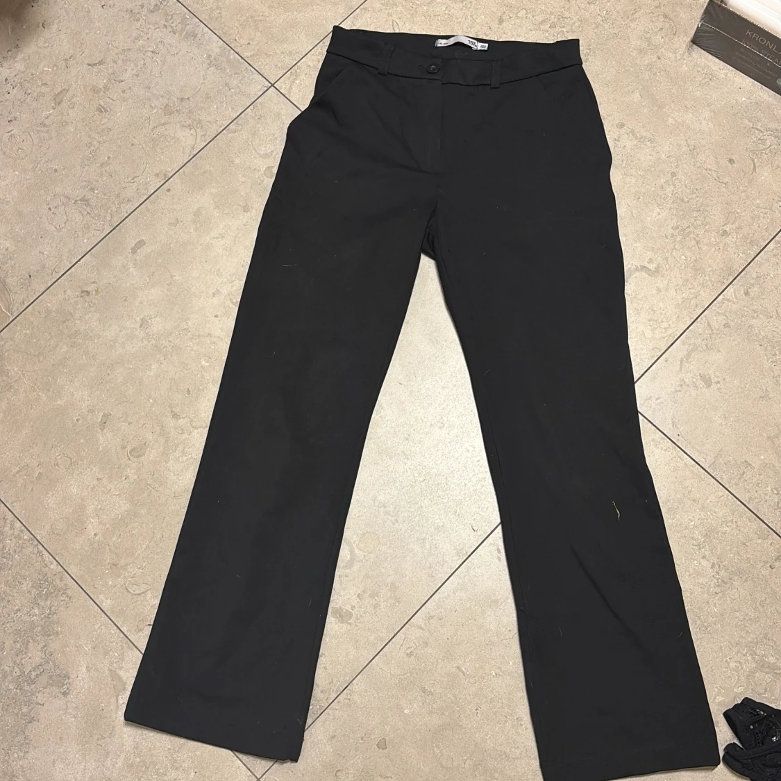 Svarta kostymbyxor från lager 157