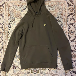 lyle&scott hoodie - Använd 3-4 gånger max i princip helt ny!  Priset går att diskutera 