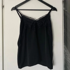 Linne med spets - Superfint linne i bra skick💕