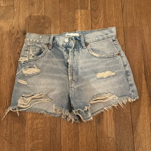 Ljusa jeansshorts från Zara - Ljusa jeansshorts från Zara 🌸🌸
