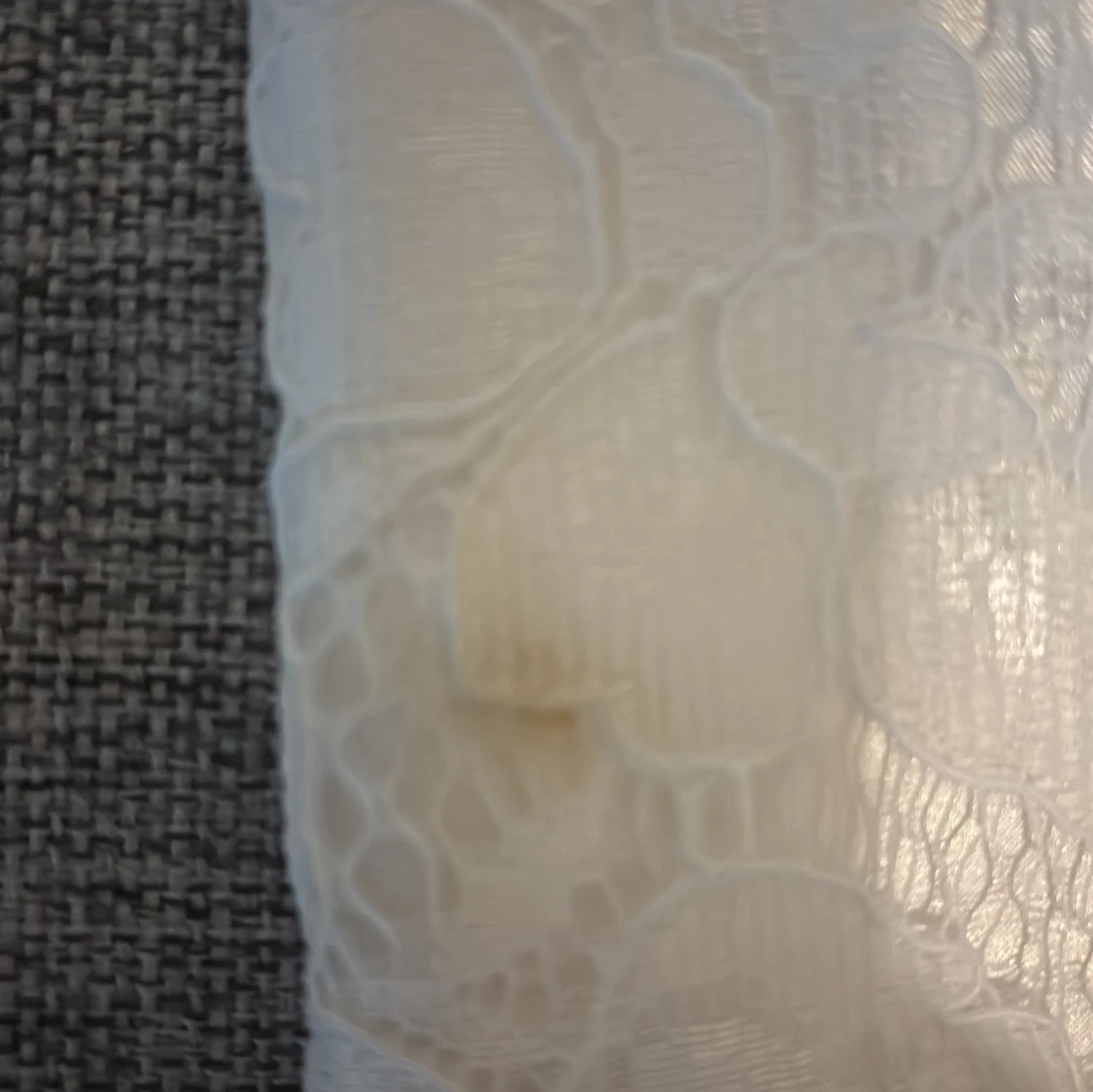 Vit spetsklänning från Moments New York  - 4