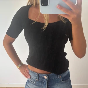 Söt topp  - Så fin topp ifrån hm i storlek S! Endast använd några få gånger💓