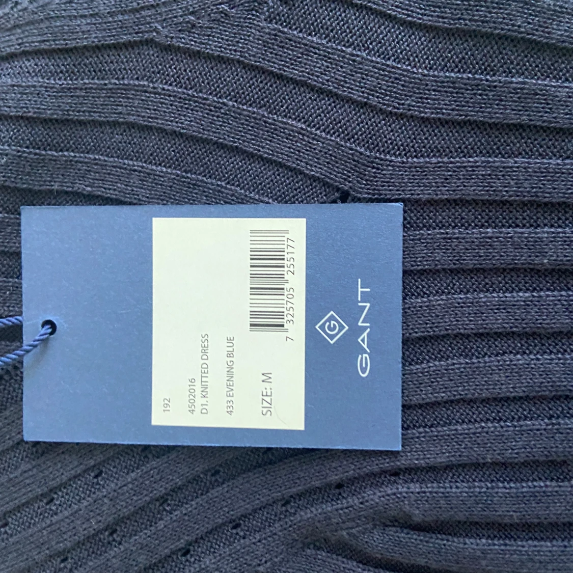Mörkblå ribbad stickad klänning GANT - 1