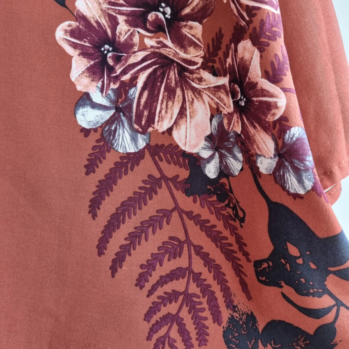 Blommig rostfärgad blus från Soyaconcept - 3