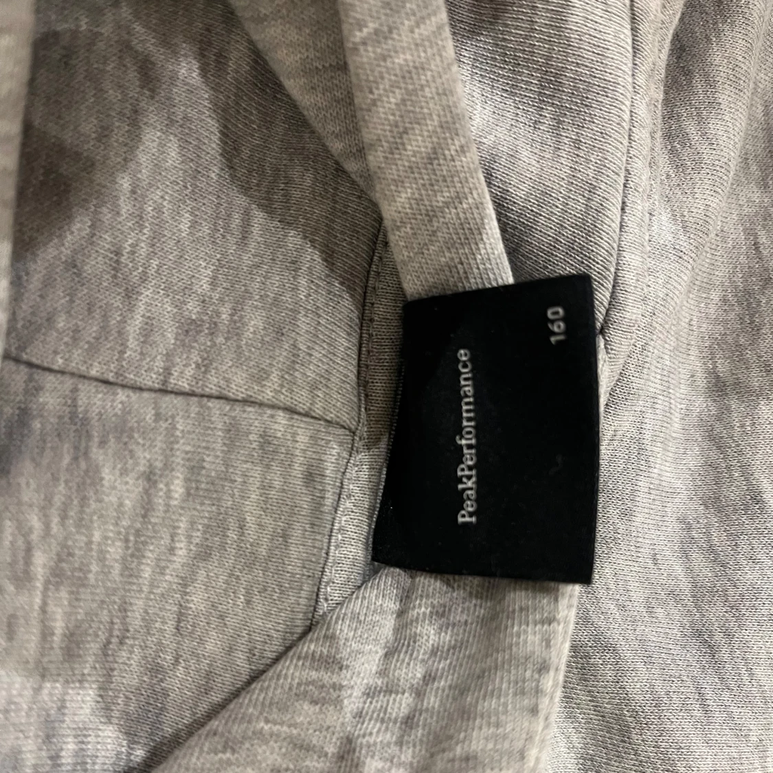 Grå hoodie Peak Performance 160 - 2