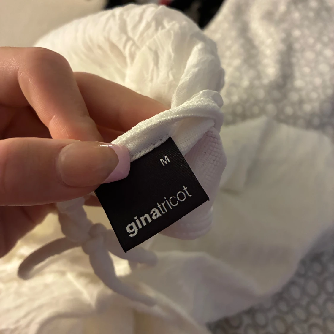 Vit kort klänning med öppen rygg - 4