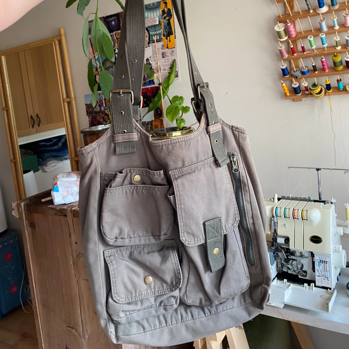 Grön axelväska med fickor - 1