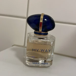 My Way parfym från Giorgio Armani - Snygg parfymflaska från Giorgio Armani, My Way. 