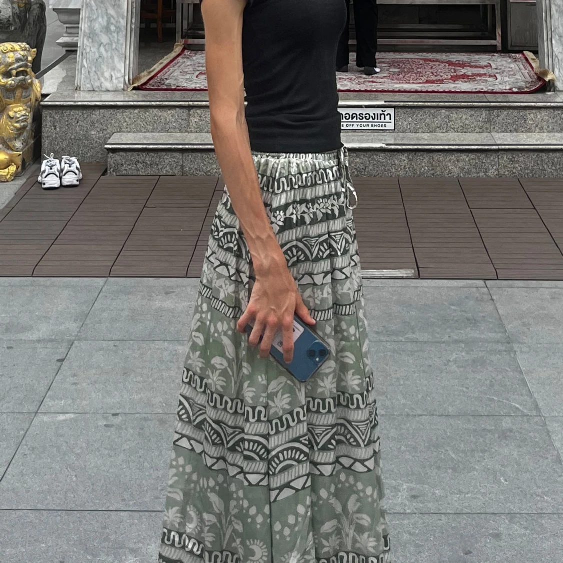 Grönvit långkjol med mönster - 1