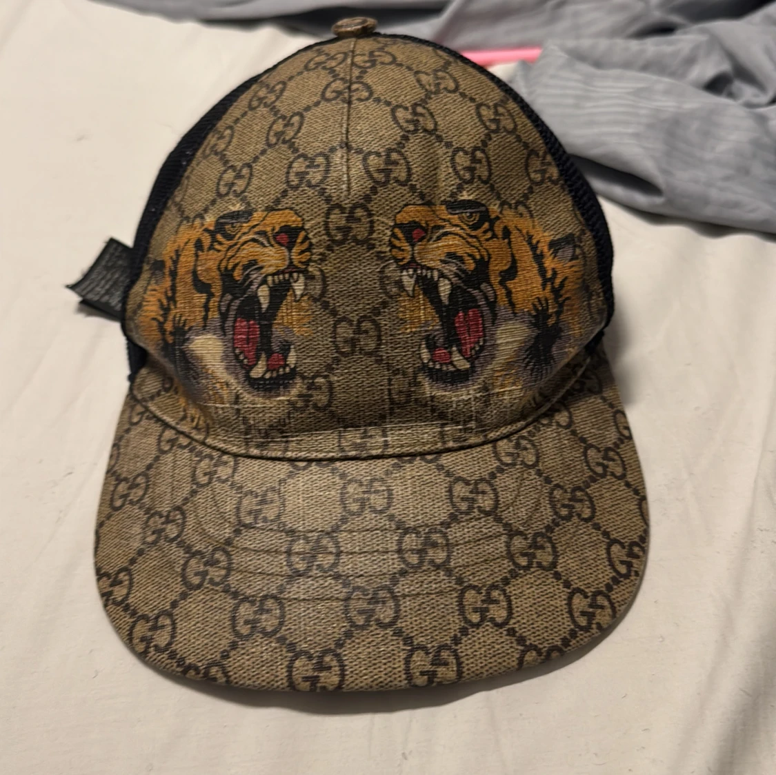 Gucci keps med tigertryck