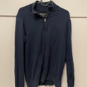 marinblå half zip - bud