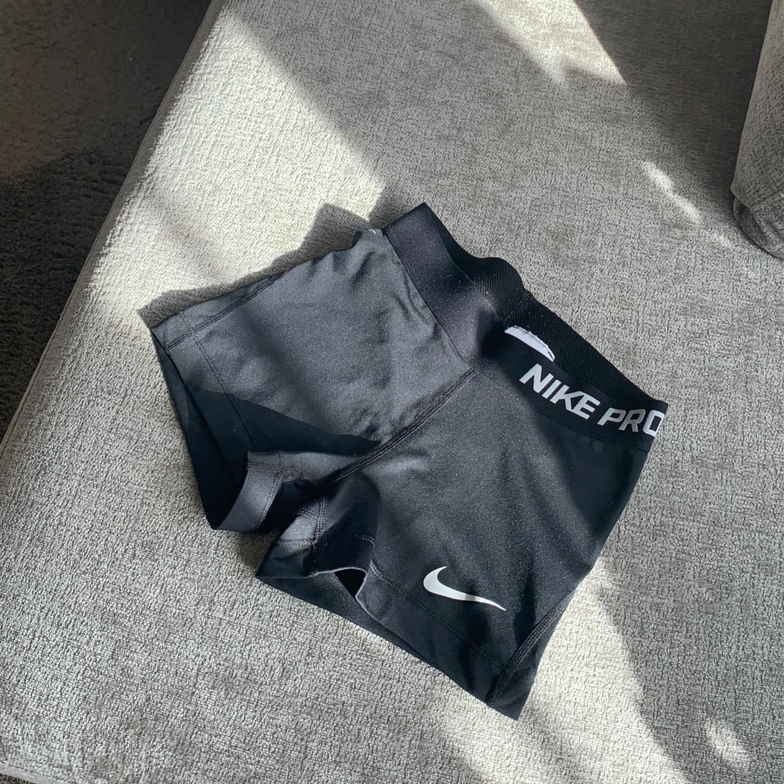 Svarta träningstights shorts från Nike 