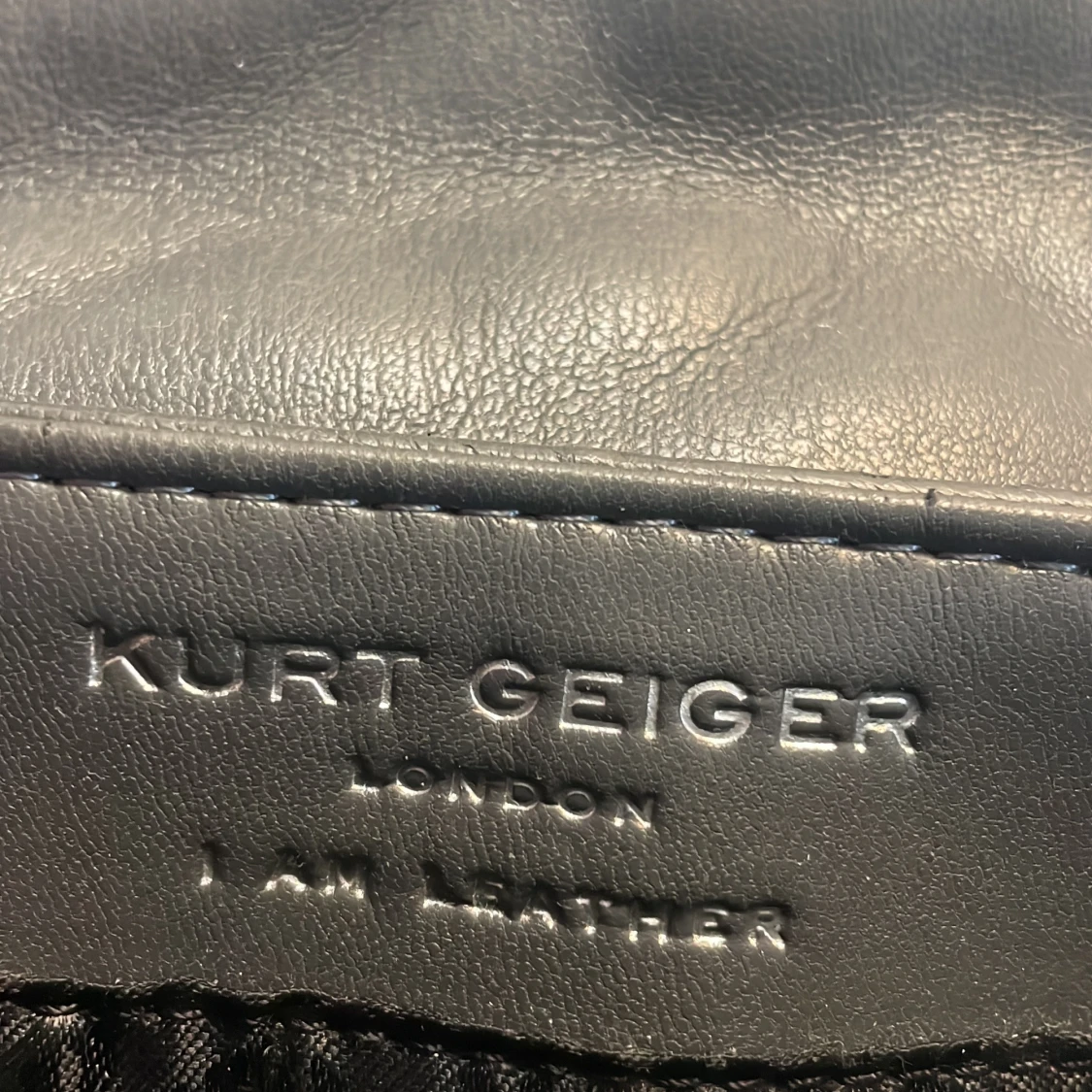 Grå väska från Kurt Geiger - 2