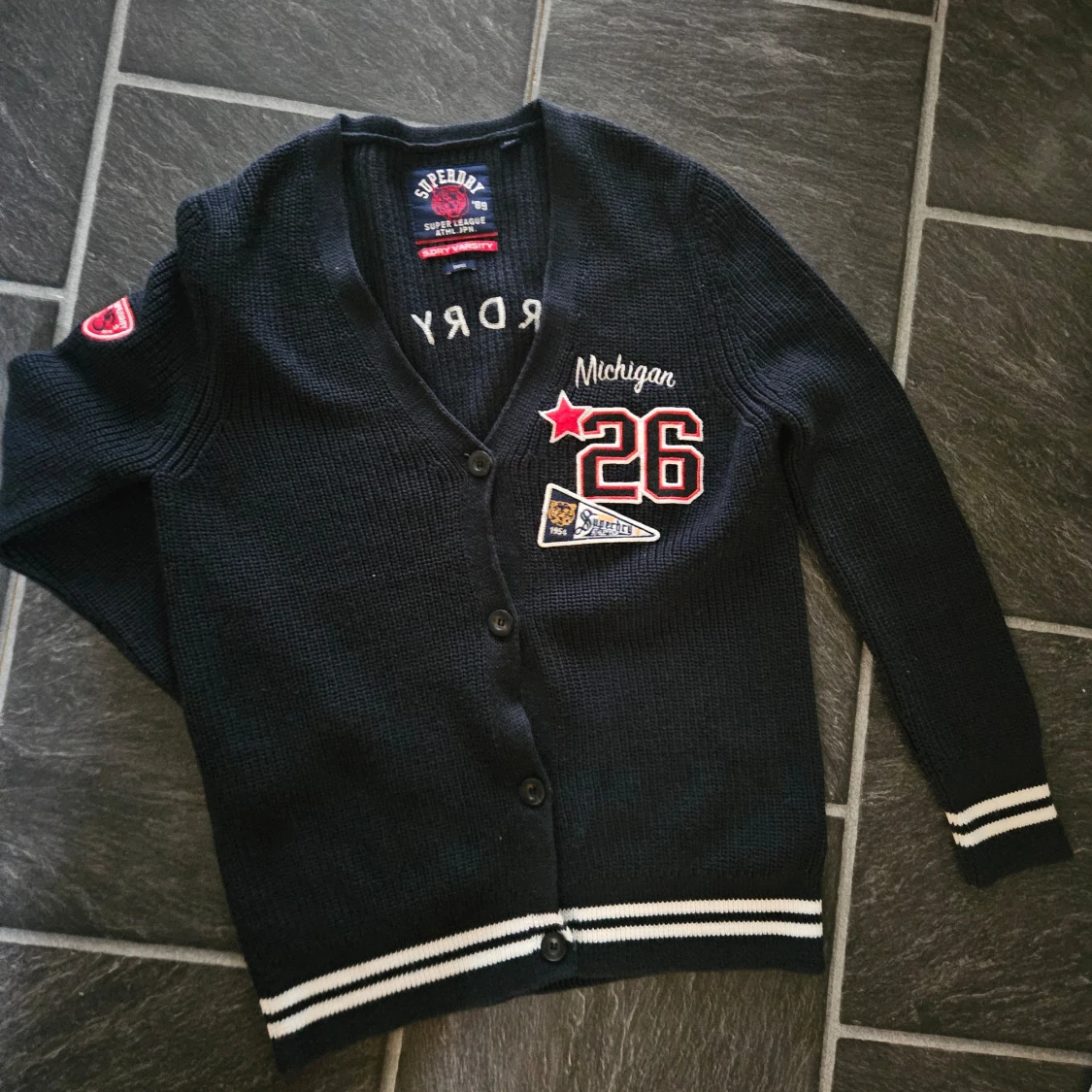 Svart cardigan från Superdry