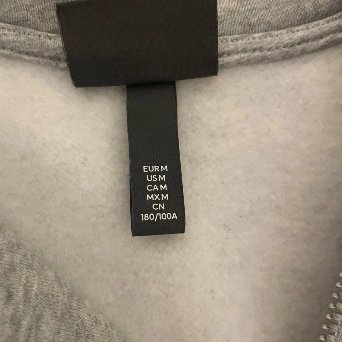 Grå halvzip sweatshirt - 1