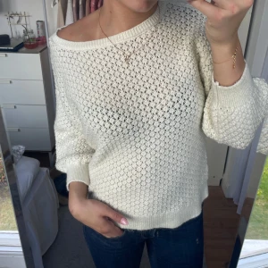 Trekvartsärmad tröja - Stickad Trekvartsärmad tröja i stickat material, jättefint skick! 