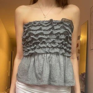 Volang tubtopp - Snyggaste tubtoppen från Hollister med volanger🥰💕💕💕 Storlek M men passar S🌸🩷