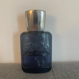 Parfumes de Marly Sedley - Den perfekta sommar doften en uppfriskande doft me noter av citrus men med en bra projektion den håller jätte bra 75ml flaska 30 ml kvar.