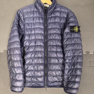Stone Island jacka - Stone Island jacka. Storlek: Small.  Skick: 6/10 (se bilder)
