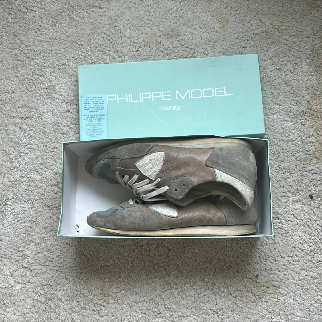 Grå sneakers från Philippe Model - 4