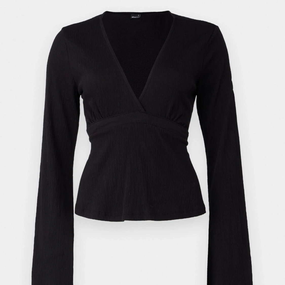 Svart omlottopp med knytband - 1