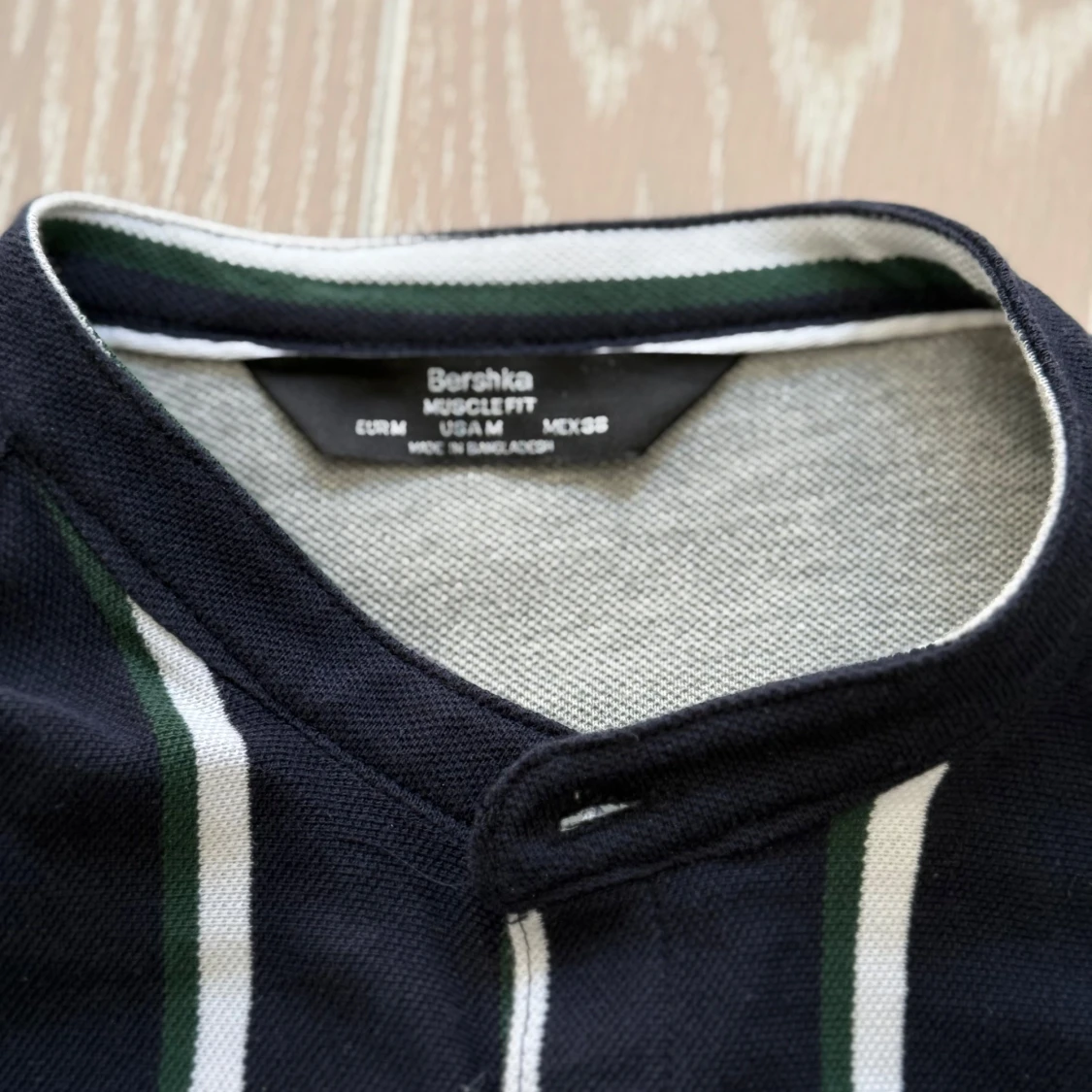 Svart och vit randig t-shirt från Bershka - 1