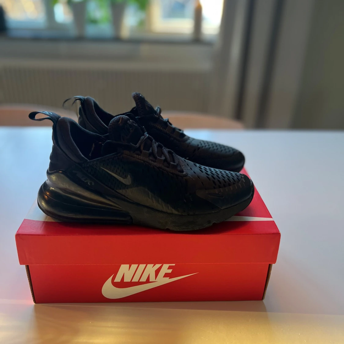 Svarta Nike Air Max 270 - 2