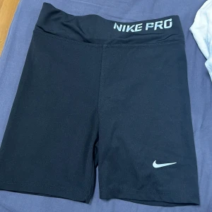 Nike PRO shorts  - Nike PRO shorts , passar som storlek xs/xxs, 