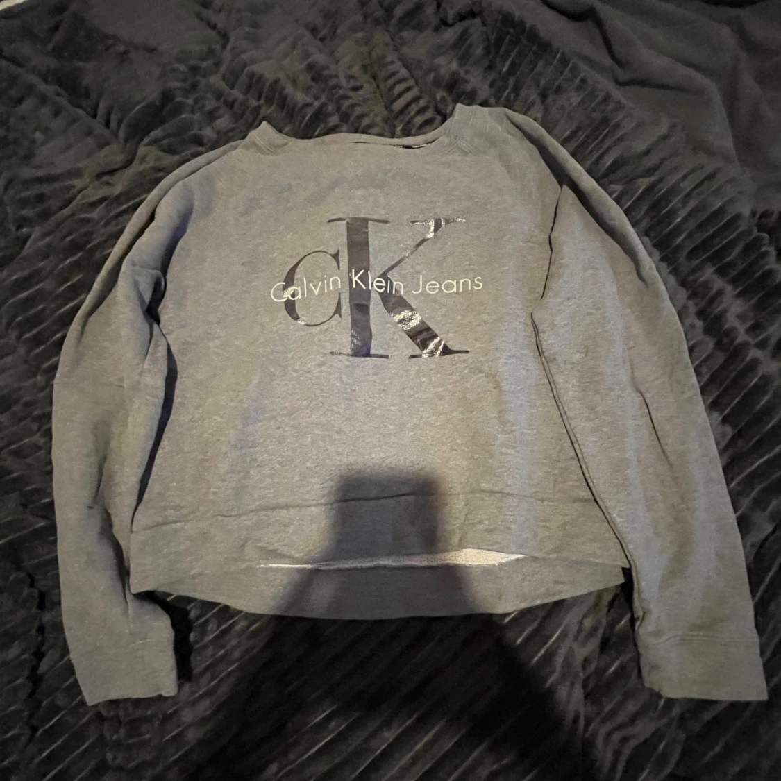 Grå sweatshirt från Calvin Klein 