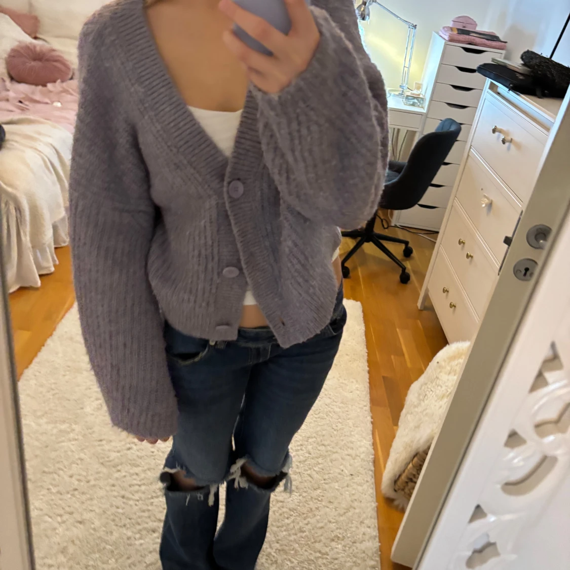 Lila stickad kofta från Weekday - 1