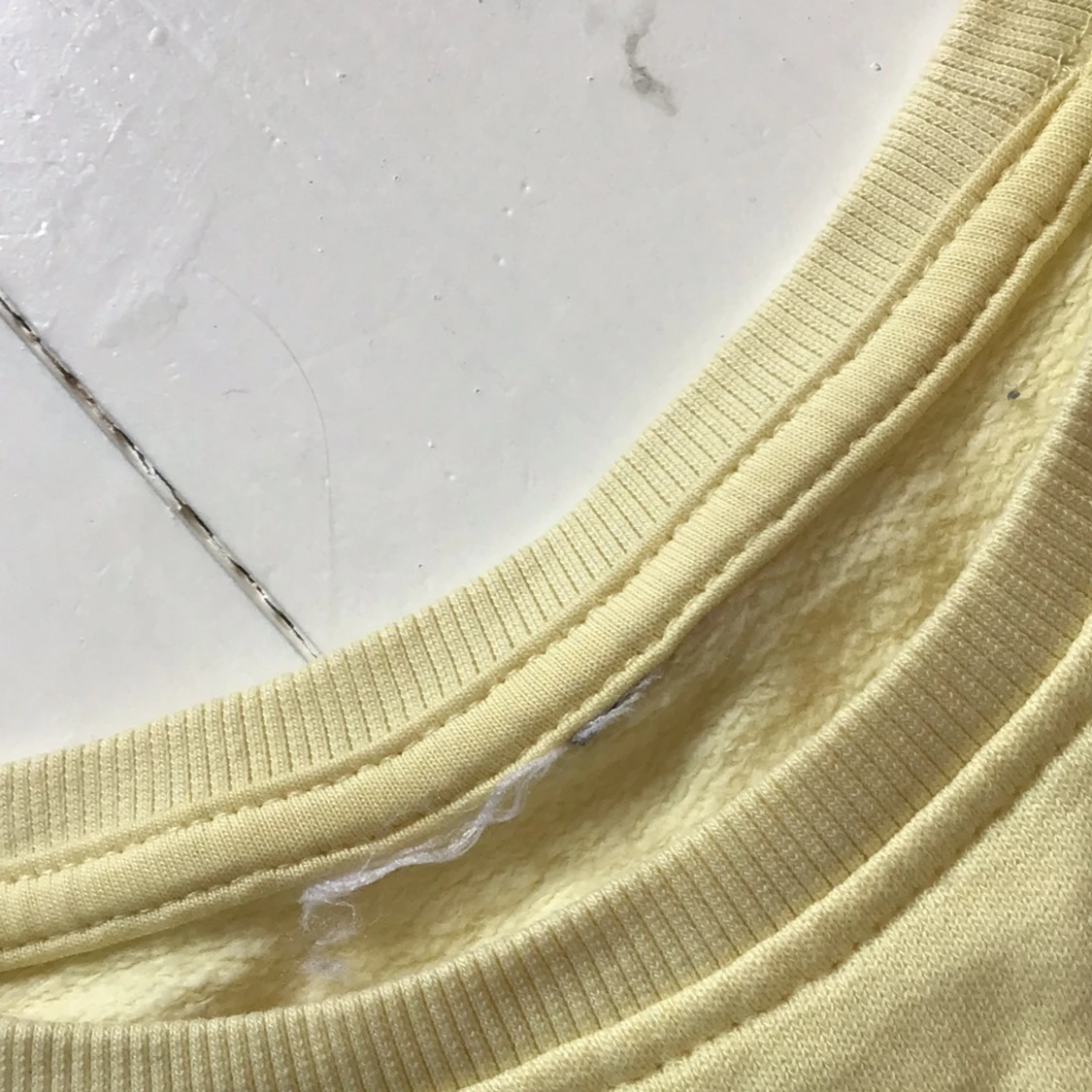 Gult sett med tryck "ALIVE" - 4