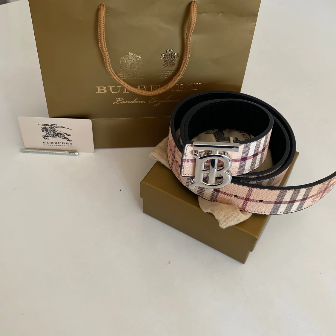 bälte från Burberry