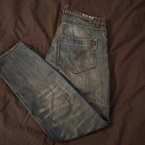 Dondup jeans - Säljer dessa dondup brallor i stl 30 