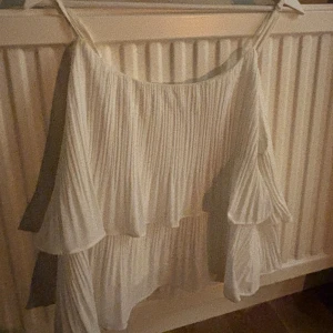 Gullig topp - Gullig topp från yu & me💕 knappt använd därav i väldigt bra skick!