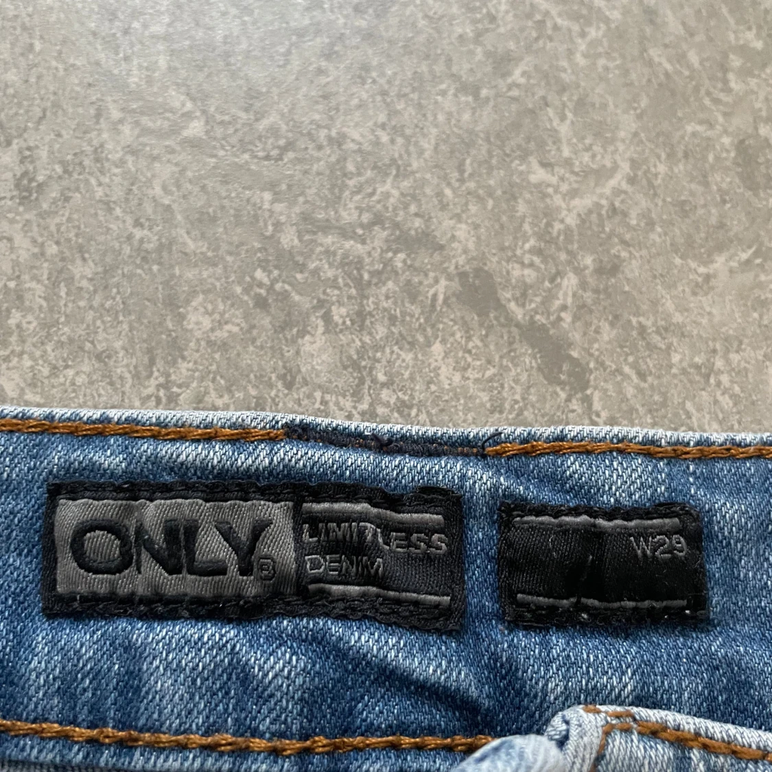 Blå jeansshorts från ONLY W29 - 2