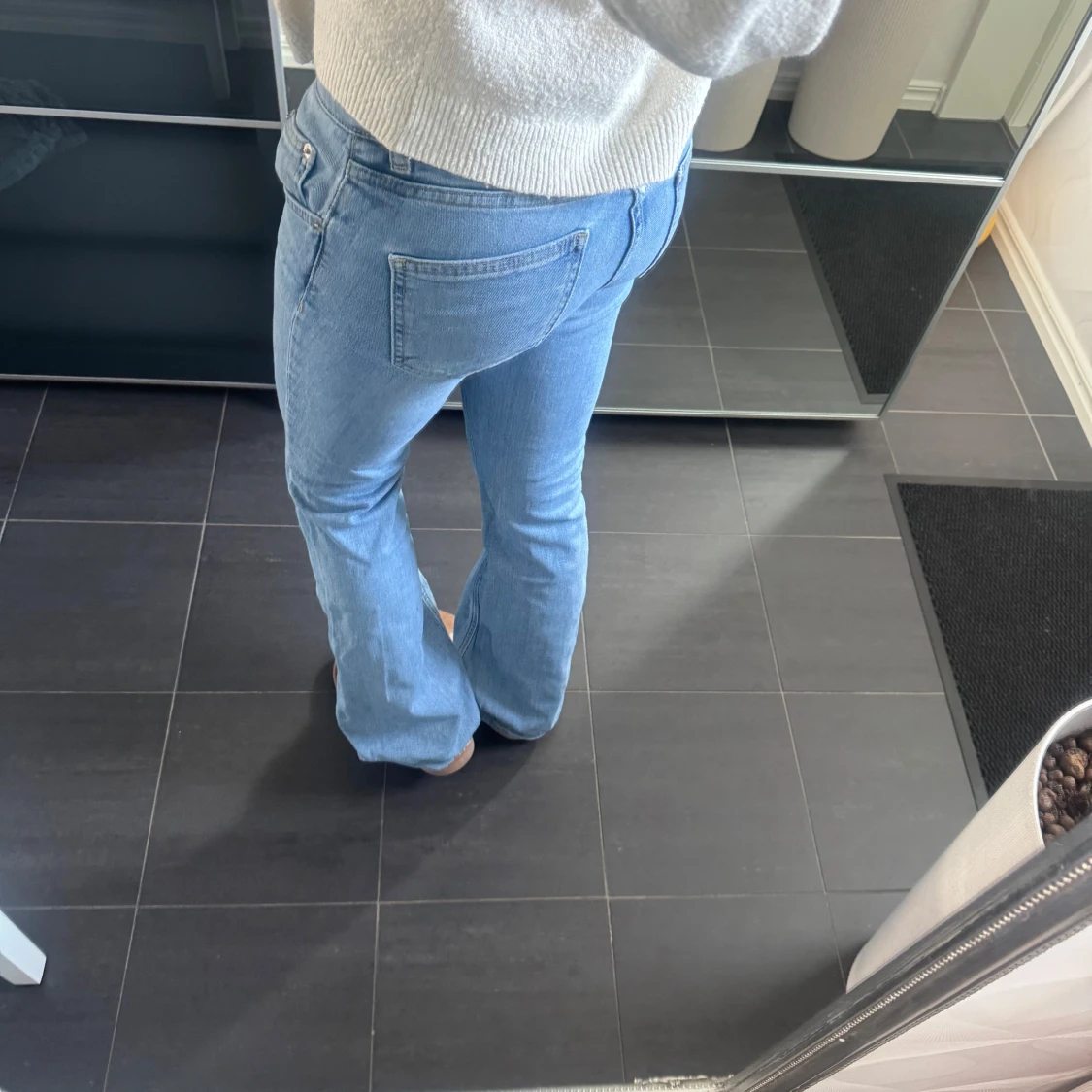 Ljusblåa lågmidjade jeans - 1