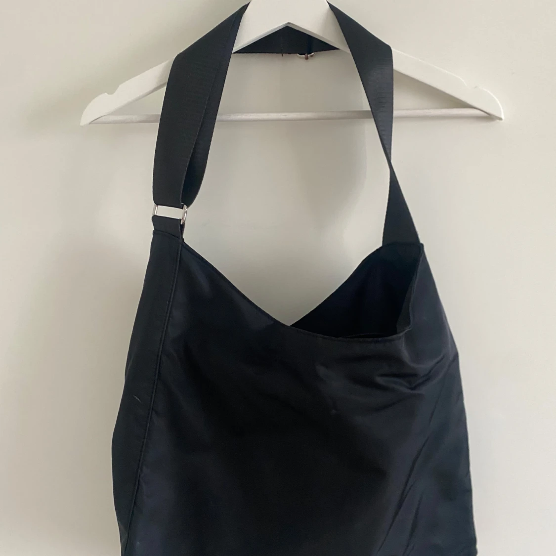 Svart axelväska i polyester