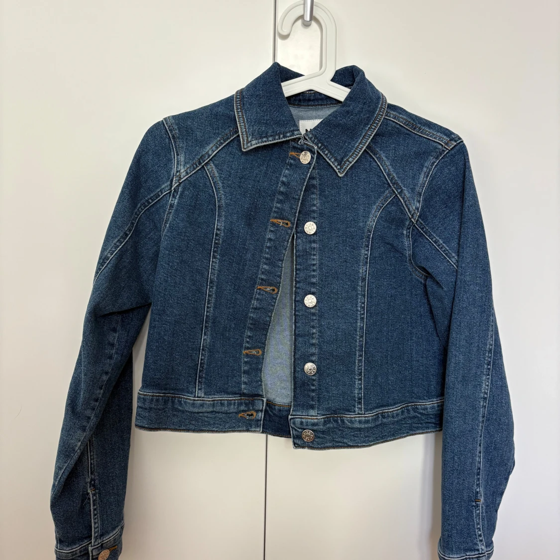 Blå jeansjacka från NA-KD