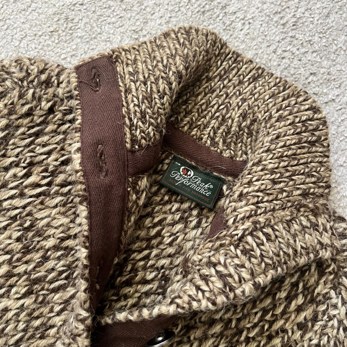 Stickad kofta från Peak Performance - 2