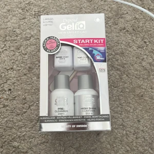 Depend GeliQ start kit - Säljer detta oöppnade gel iq start kit från depend, som tillåter dig (även som nybörjare) att skaffa gelenaglar på salongsnivå fast hemma och på endast några minuter. Uv lampan ingår