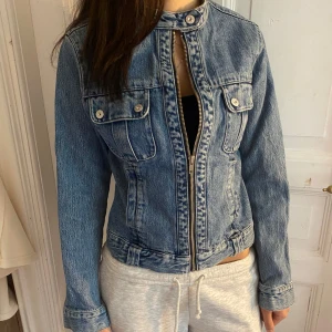 vintage jeansjacka  - såå snygg vintage jeansjacka från Lindex, storlek 38 men passar även 36 & 34 🤍