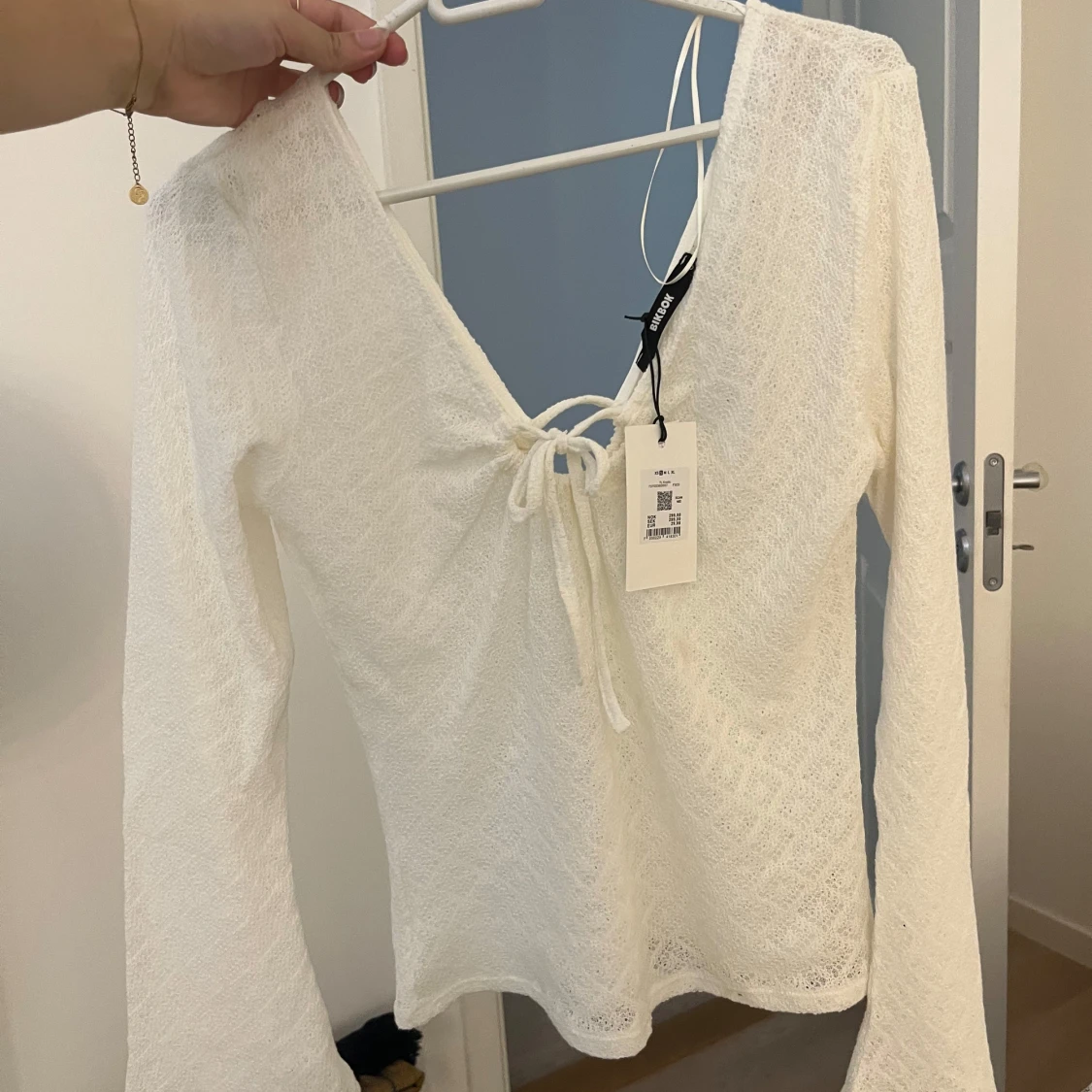 Vit långärmad topp från Bik Bok